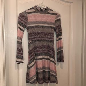 Long sleeved grey and pink dress